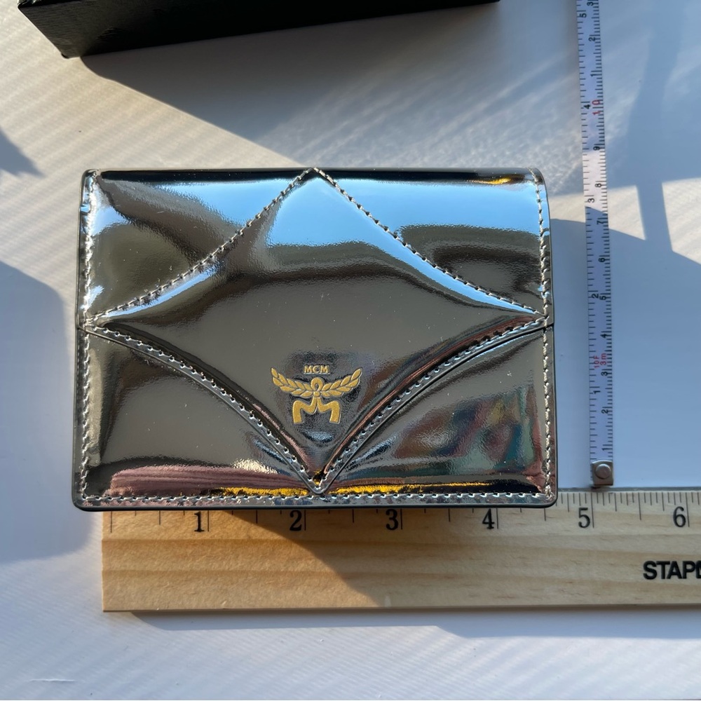 MCM Diamond Leather Small Wallet Silver NWT Full Inclusion - Picture 8 of 12